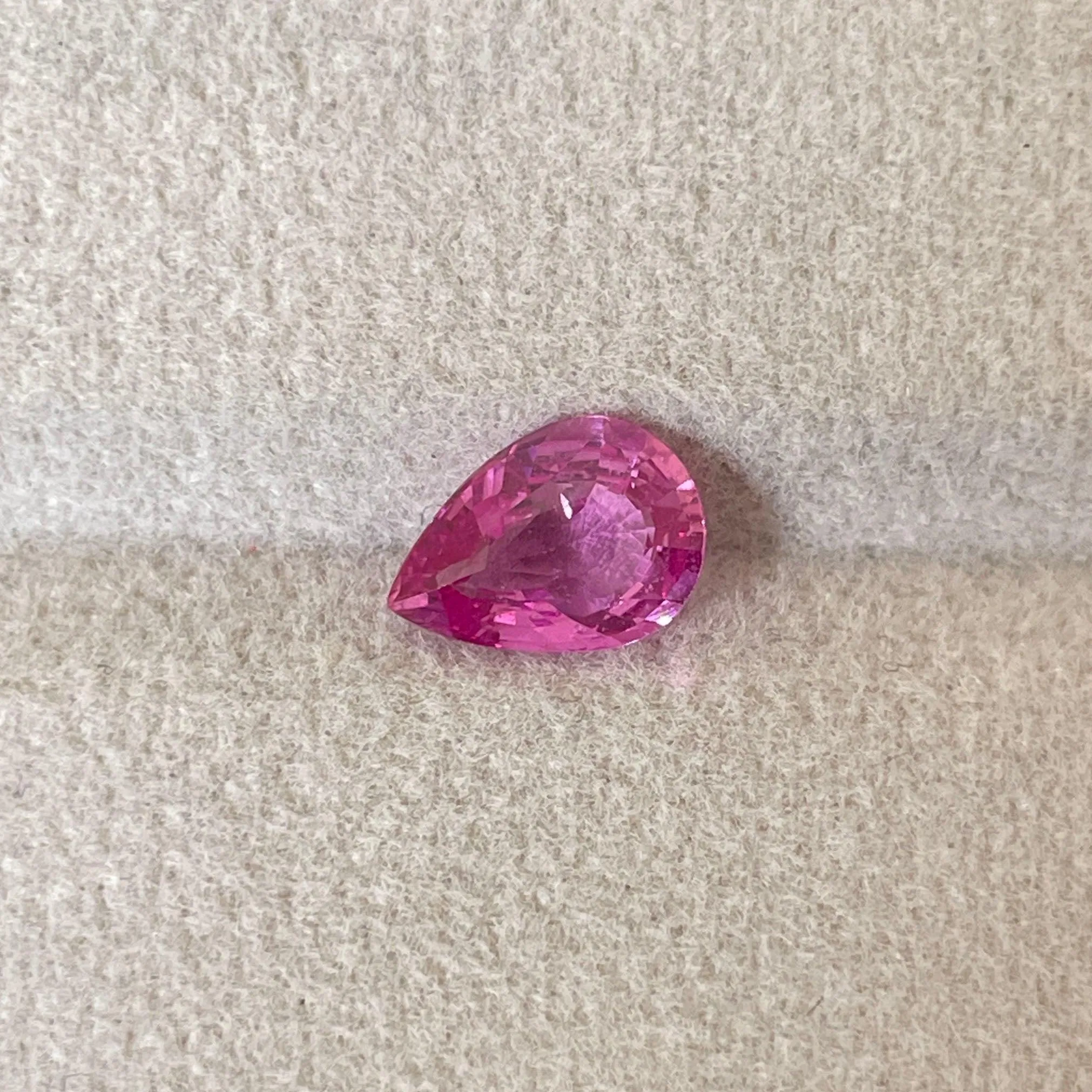 1.59 crt natural Pink Sapphire, Natural Neon Pink Sapphire