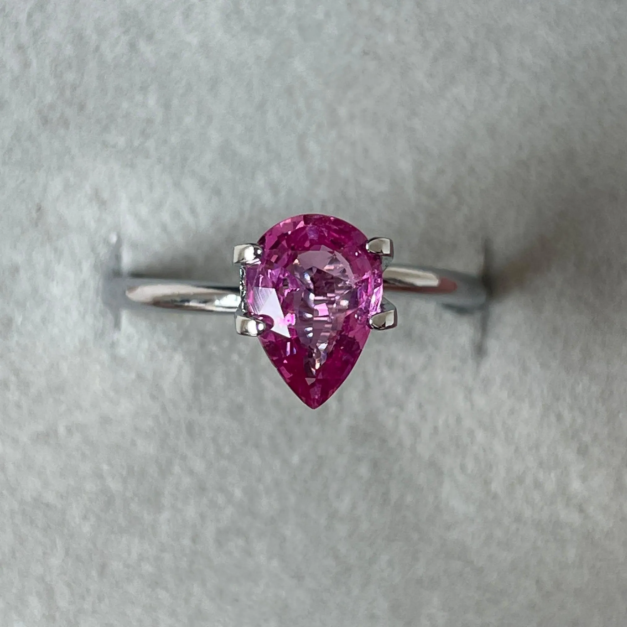 1.59 crt natural Pink Sapphire, Natural Neon Pink Sapphire