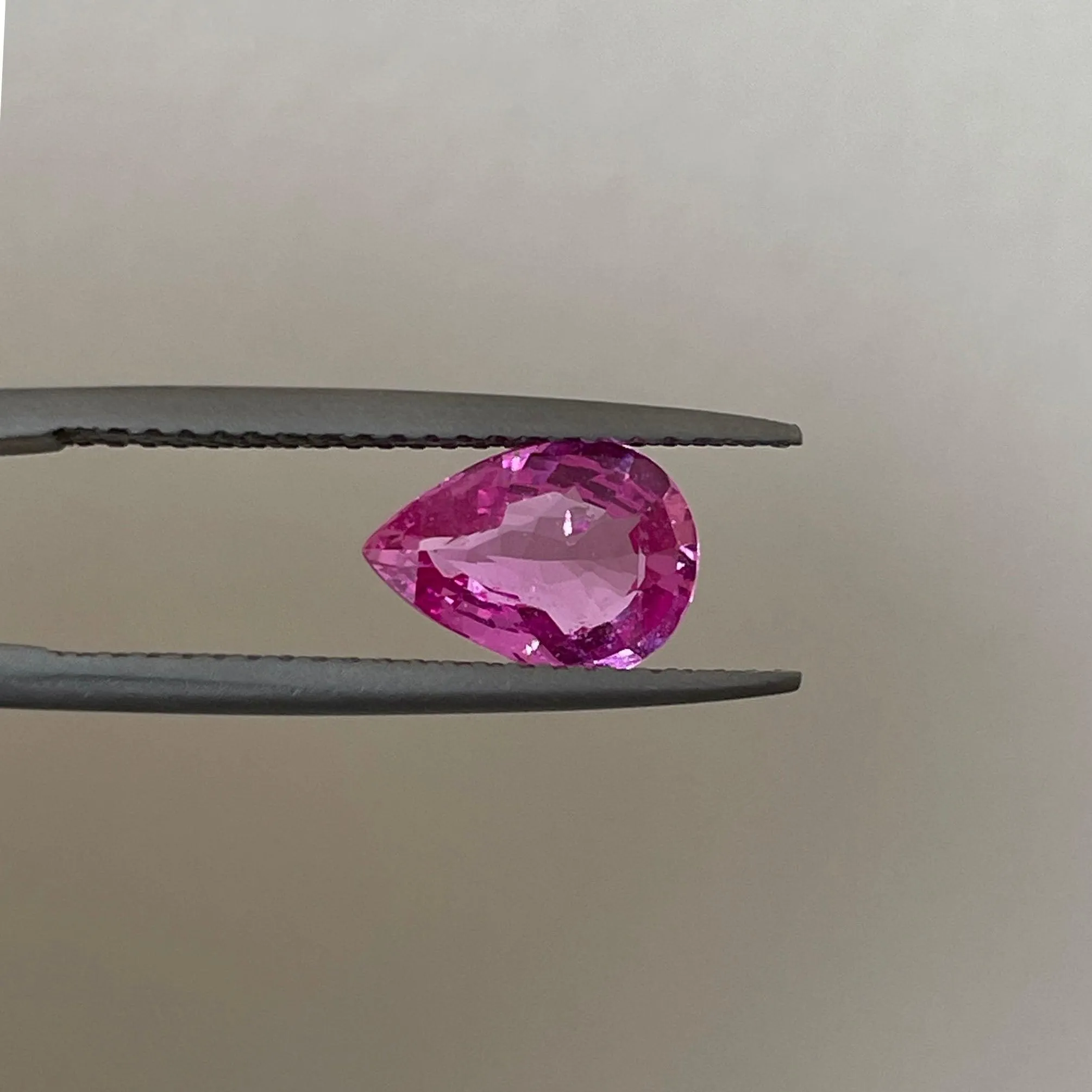 1.59 crt natural Pink Sapphire, Natural Neon Pink Sapphire