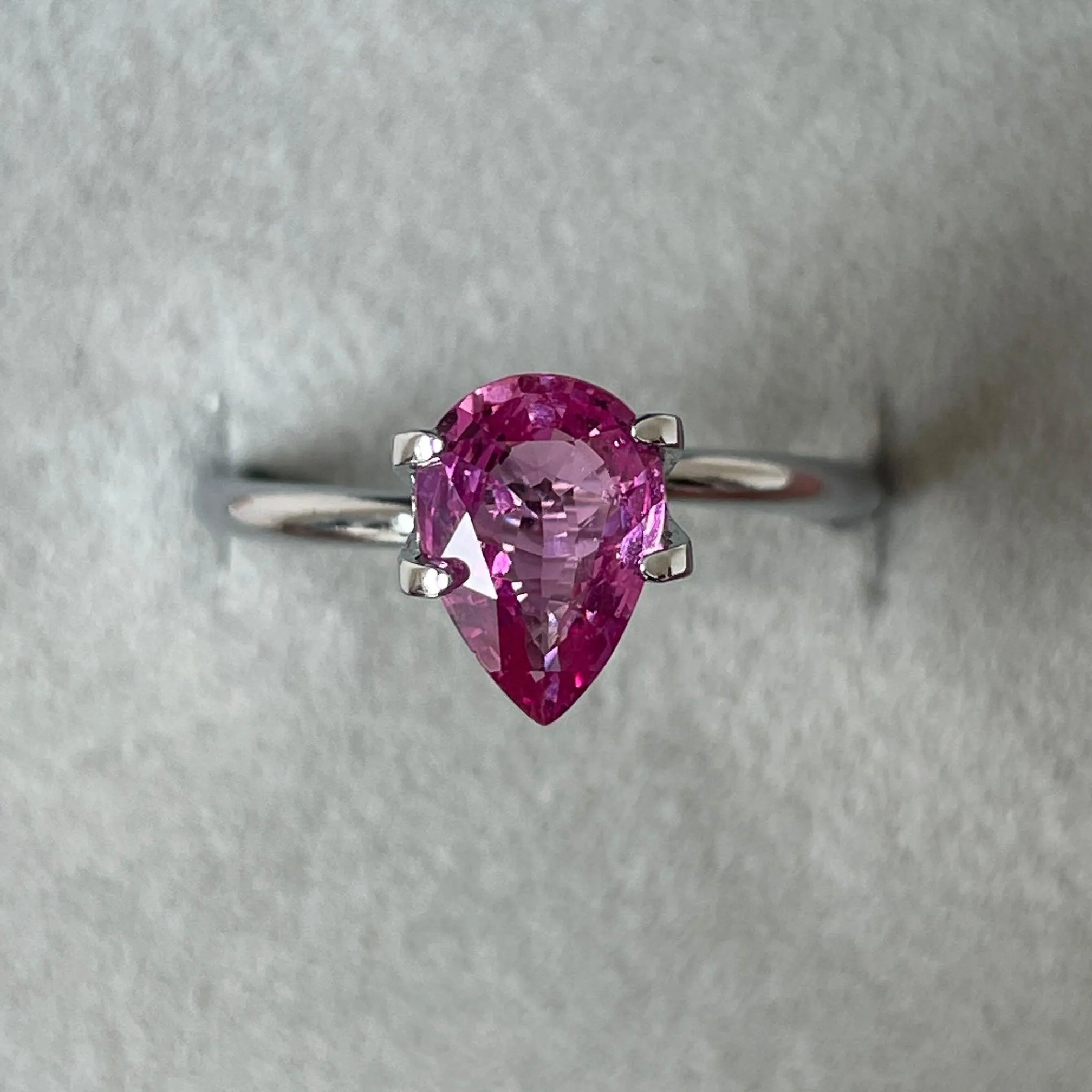 1.59 crt natural Pink Sapphire, Natural Neon Pink Sapphire