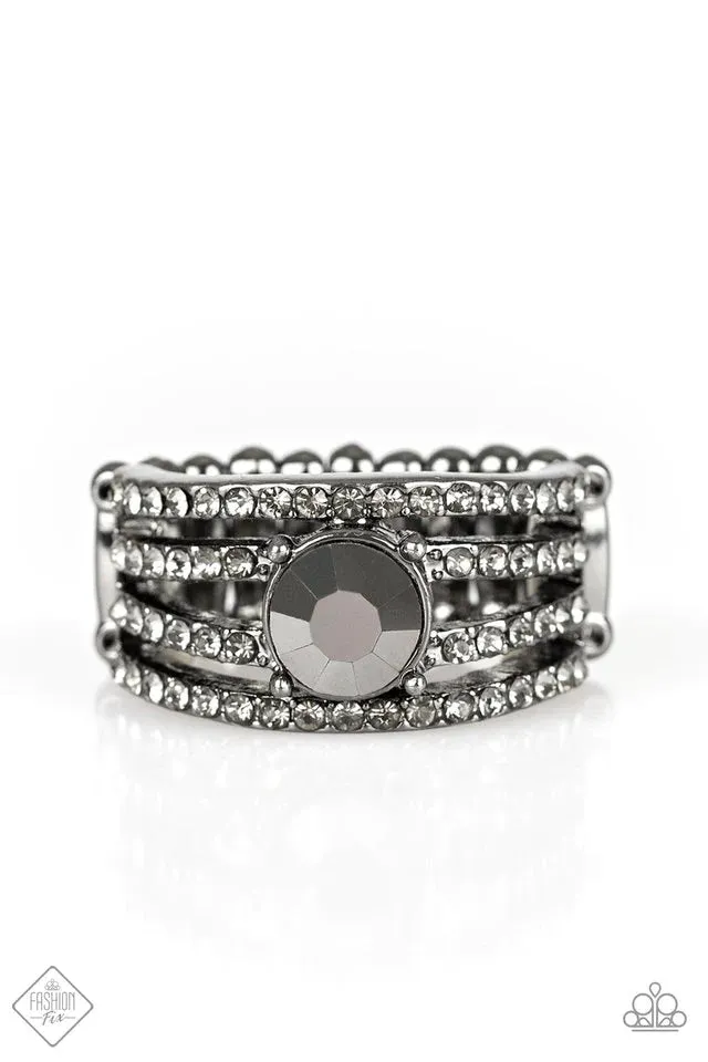 Paparazzi Ring ~ Downtown Diva - Black