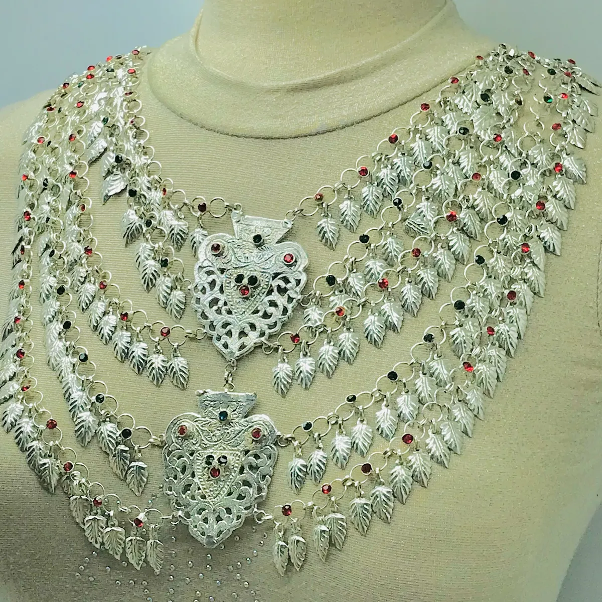 Vintage Multilayers Bib Necklace With Red and Green Jewels