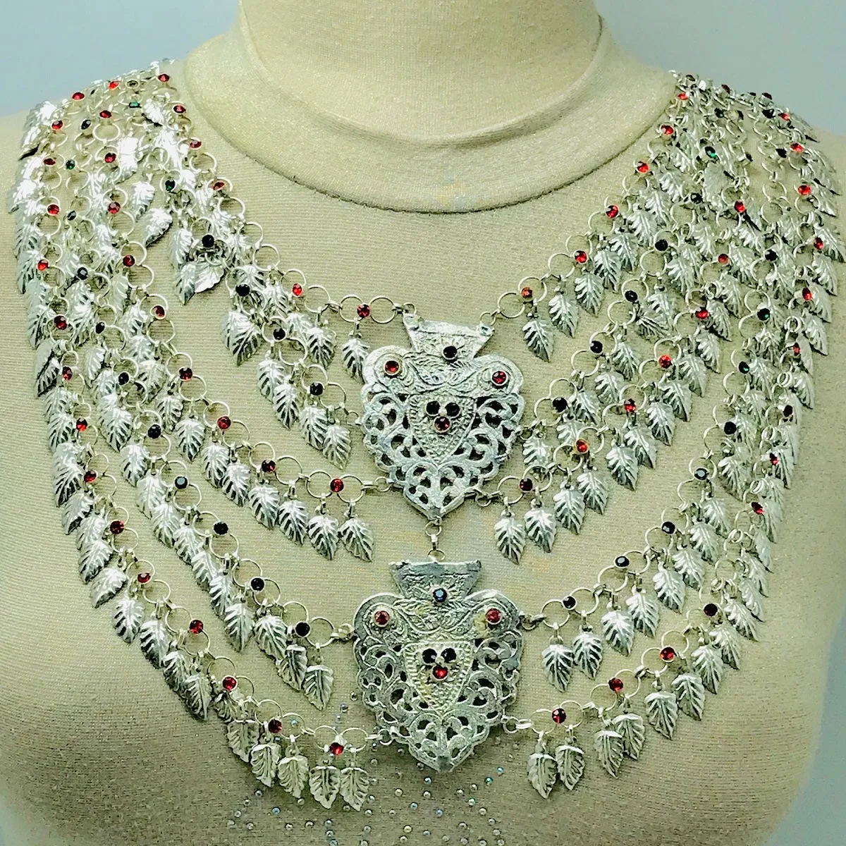 Vintage Multilayers Bib Necklace With Red and Green Jewels